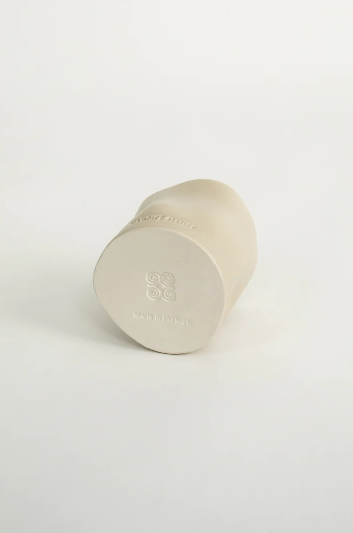 Harriet Allure - Ama Candle