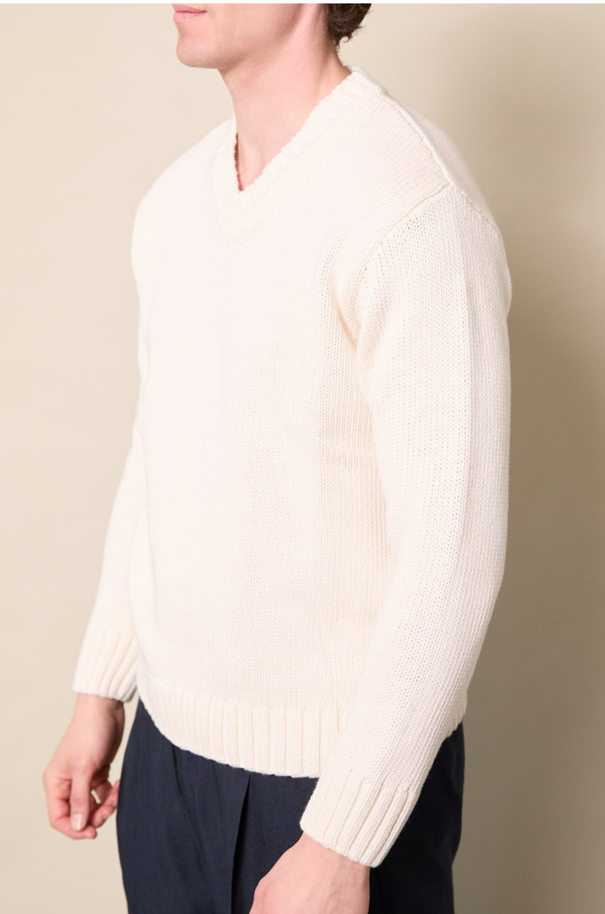 Lola - V Neck Knit Ivory Basic