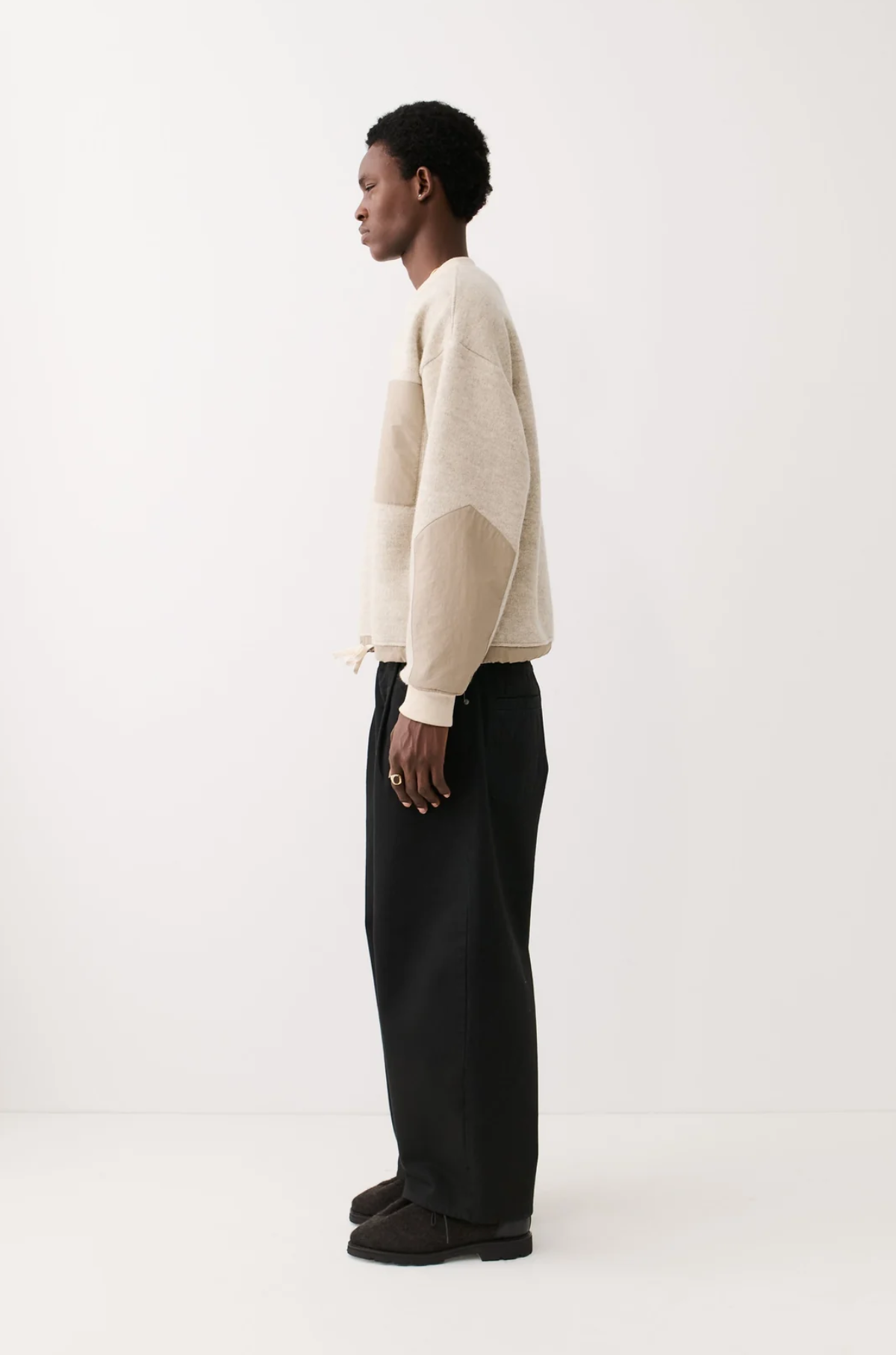 A Kind of Guise - Egoa Crewneck Sandstorm