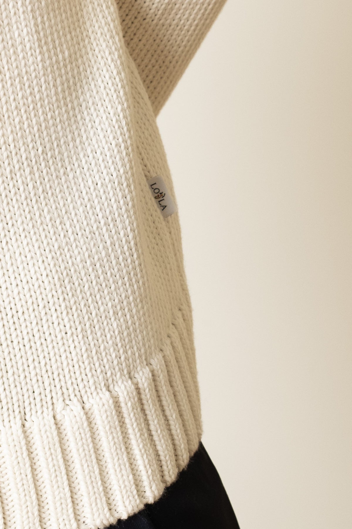 Lola - V Neck Knit Ivory Daisy