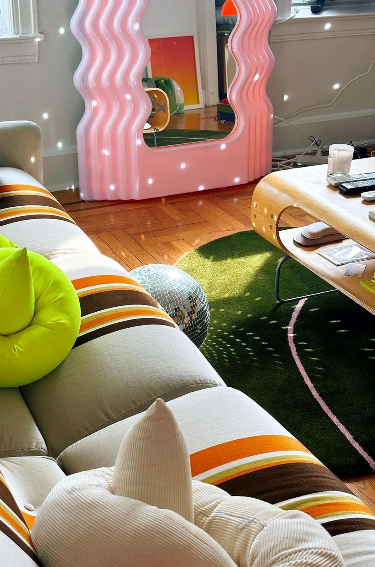 Okej - Moss Green Squiggle Rug