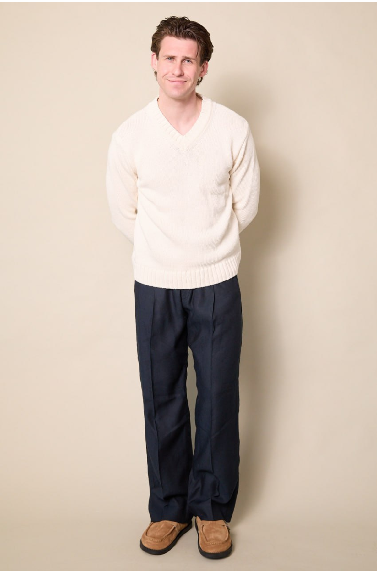 Lola - V Neck Knit Ivory Basic